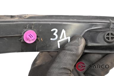 Интериорна лайсна багажник задна дясна 213 690 8204 за MERCEDES-BENZ E-CLASS (W213) (US) E 220 d (213.004) (2016)