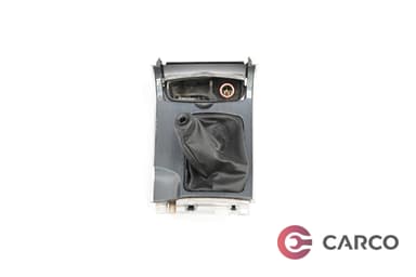 Конзола около скоростен лост за MAZDA 6 хечбек Facelift (GG) 2.0 DI (2002 - 2008)