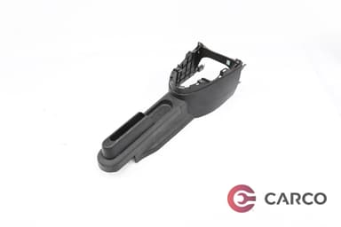 Конзола около скоростен лост и ръчна спирачка за FORD FIESTA V Facelift 1.4 16V (2001 - 2010)