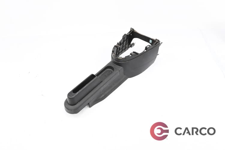 Конзола около скоростен лост и ръчна спирачка за FORD FIESTA V Facelift 1.4 16V (2001 - 2010)