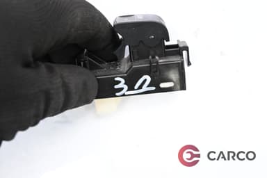 Копче ел стъкло задно дясно за TOYOTA COROLLA (ZWE18_, NZE18_, ZRE18_) 1.6 (ZRE181_, ZRE185_) (2012)