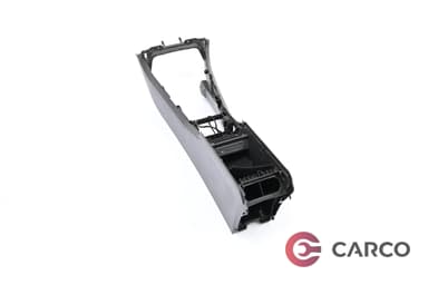 Конзола Подлакътник USB port за MERCEDES-BENZ A-CLASS Saloon (V177) A 180 (2019)