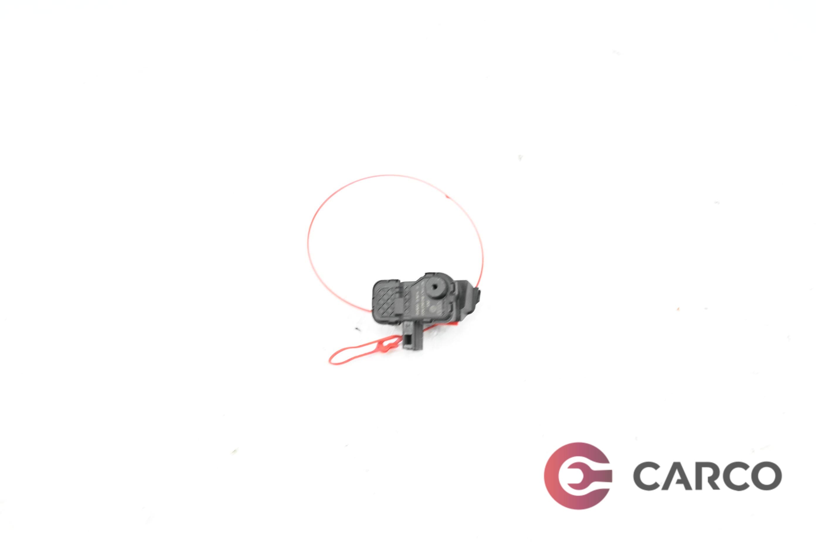 Машинка централно заключване 8K0862153F за AUDI A4 седан (8K2, B8) 2.0 TDI (2007 - 2015)