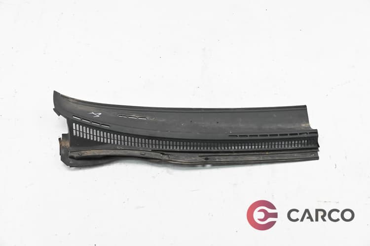 Лайсна под чистачки дясна за TOYOTA COROLLA  Е120 2 врати 2.0 D-4D 90hp (2001 - 2007)