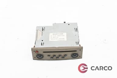 Радио CD за RENAULT MEGANE II седан Facelift (LM0/1_) 1.6 16V (2003)