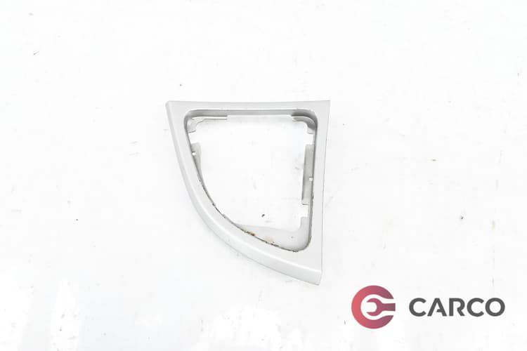 Лайсна около скоростен лост за BMW 1 (E87) 118 d (2003 - 2013)