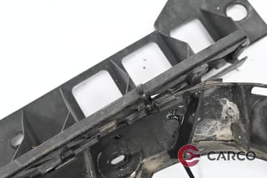 Държач предна броня десен за SKODA OCTAVIA (5E3) 1.6 TDI (2012 - 2019)