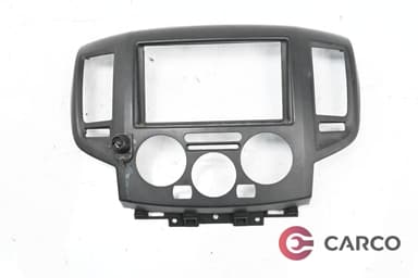 Конзола около духалки парно централни за NISSAN NV200 кутия 1.5 dci (M20, M20M) (2010)