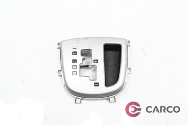 Лайсна около скоростен лост за HYUNDAI SANTA FÉ II (CM) 2.2 CRDi GLS 4x4 (2005)