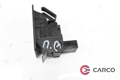 Панел копче ел стъкло предно дясно за VW CADDY III ван (2KB, 2KJ, 2CB, 2CJ) 1.9 TDI (2004)