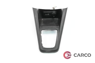 Конзола около скоростен лост за HYUNDAI ix20 (JC) 1.6 CRDI (2010)