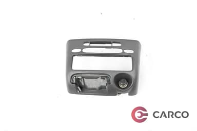 Лайсна около радио за TOYOTA YARIS  (SCP1_, NLP1_, NCP1_) 1.0 16V (1999 - 2005)