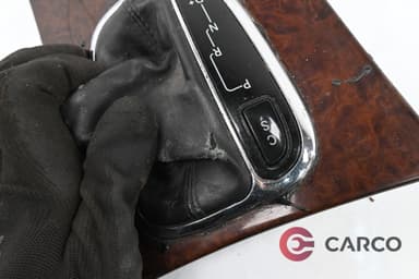Лайсна около скоростен лост с мехче за MERCEDES-BENZ C-CLASS седан (W203) C 220 CDI (203.008) (2000 - 2007)