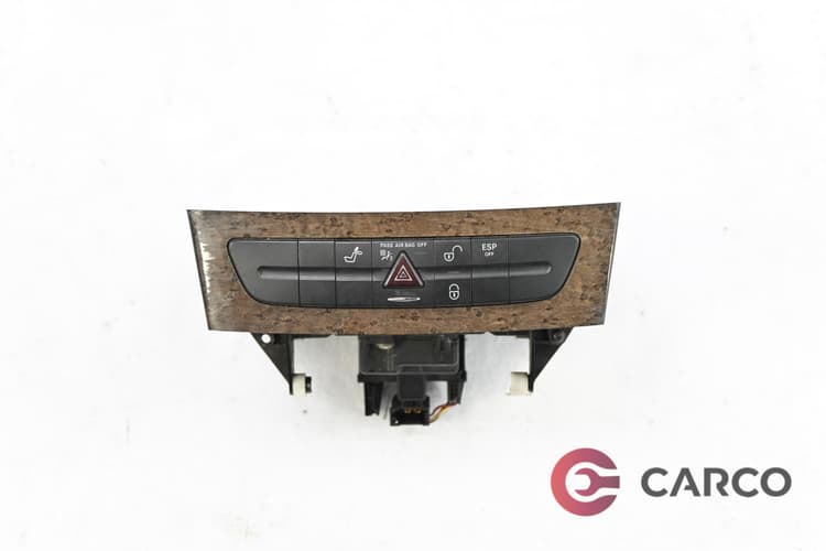 CD чейнджър с панел копчета за MERCEDES-BENZ CLS (C219) CLS 320 CDI (219.322) (2004 - 2011)