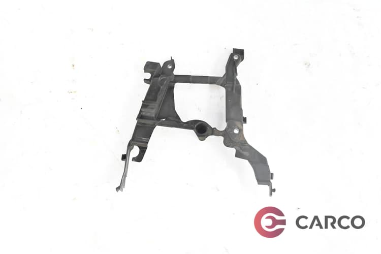 Капак ангренаж 8200958221 за RENAULT KANGOO Express (FW0/1_) 1.5 dCi 75 (2008)
