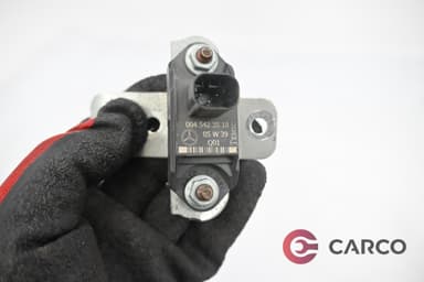 Сензор ускорение 0445423518 05 W 39 за MERCEDES-BENZ M-CLASS (W164) ML 320 CDI 4-matic (164.122) (2005)