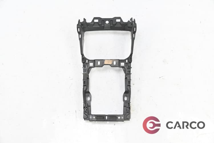 Лайсна централна конзола за MAZDA 3 (BP) 2.5 (2019)