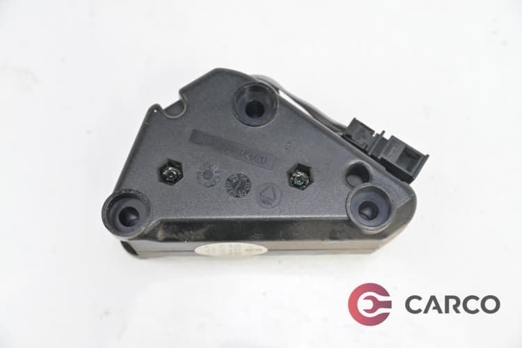 Аудио усилвател преден десен 1K0035463D за VW GOLF V (1K1) 1.6 FSI (2003 - 2009)
