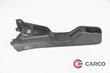 Конзола около скоростен лост и ръчна спирачка за Citroen C3 III 1.2 l3 (2016)