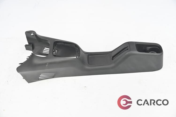 Конзола около скоростен лост и ръчна спирачка за Citroen C3 III 1.2 l3 (2016)