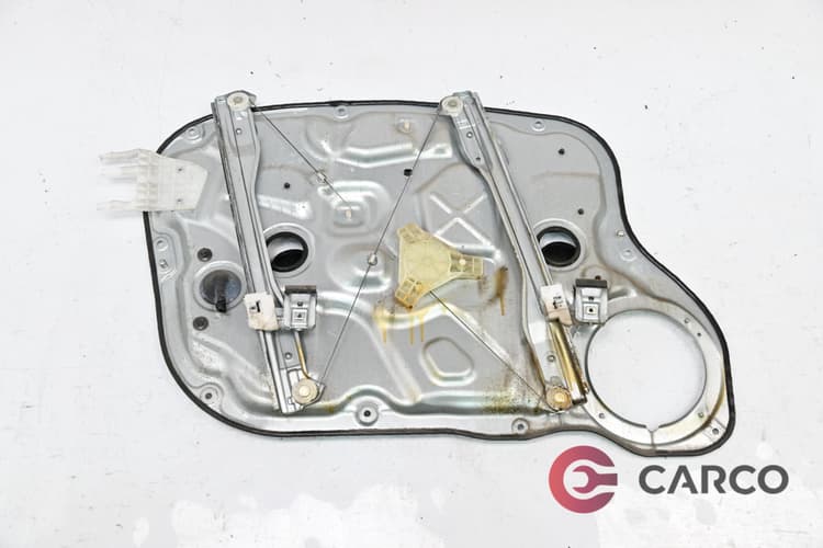 Стъклоповдигач преден десен с панел врата за KIA CEE'D хетчбек (ED) 1.4 (2006 - 2012)