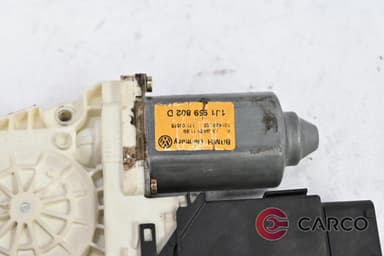 Машинка ел стъкло предна дясна 1J1 959 802 D за VW GOLF Mk IV (1J1) 1.6 (1997 - 2005)