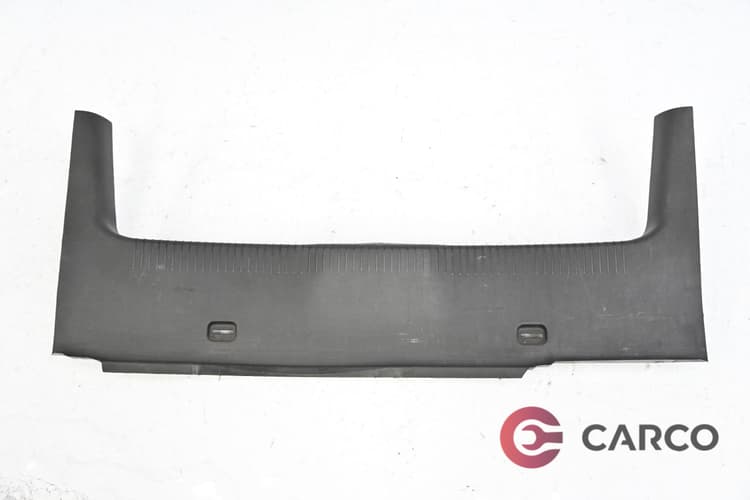 Лайсна около заключалка заден капак за VW GOLF Mk IV (1J1) 1.6 (1997 - 2005)