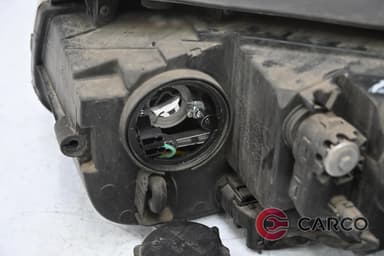 Фар десен за HYUNDAI SANTA FÉ II (CM) 2.2 CRDi 4x4 (2005)