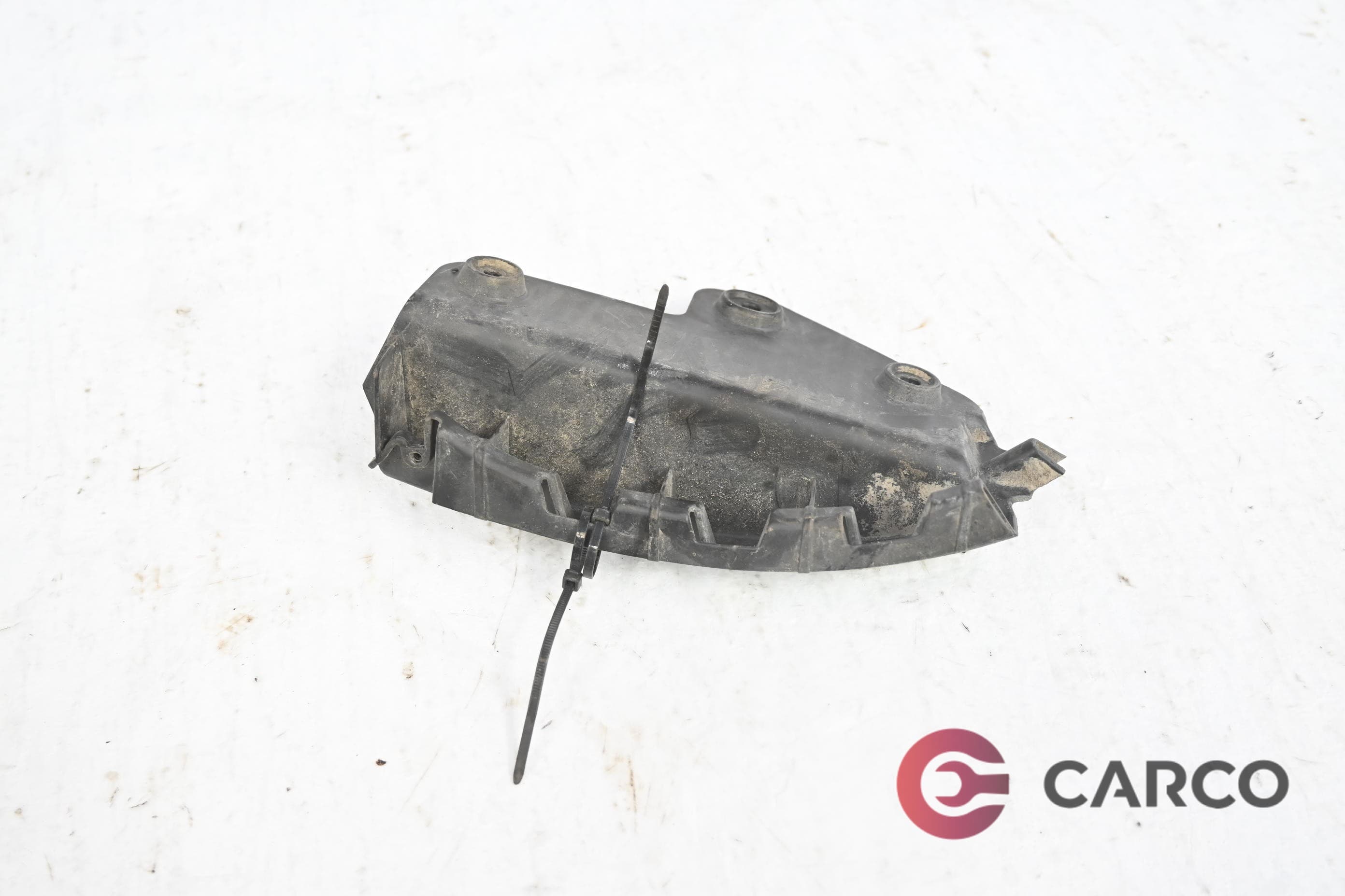 Държач задна броня десен 8P3 807 394 за AUDI A3 (8P1) 2.0 TDI 16V (2003 - 2012)