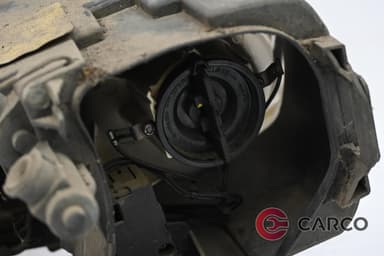 Фар десен за VW CADDY III комби (2KB, 2KJ, 2CB, 2CJ) 2.0 SDI (2004)