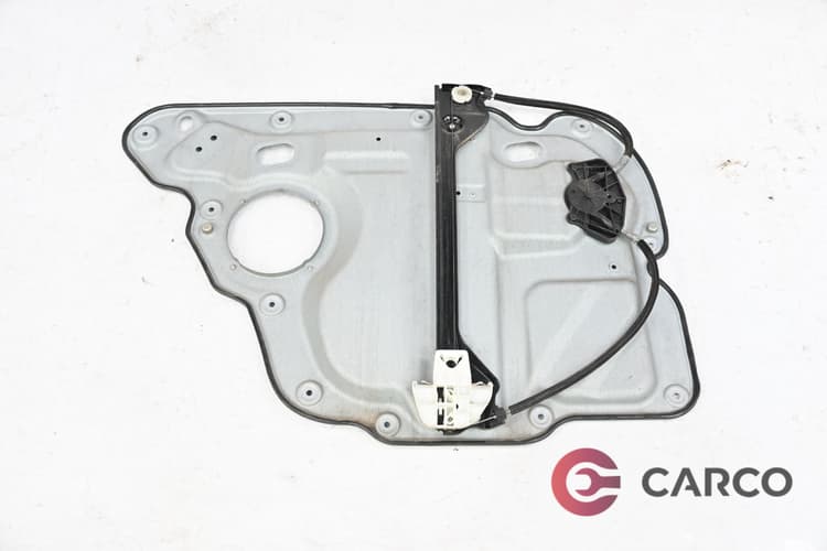 Стъклоповдигач заден десен с панел врата за VW TOURAN Second FACELIFT (1T3) 1.4 TSI EcoFuel (2010 - 2015)