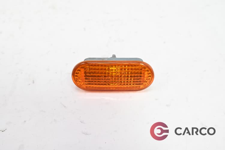 Мигач в калник за VW GOLF Mk IV (1J1) 1.4 16V (1997 - 2005)