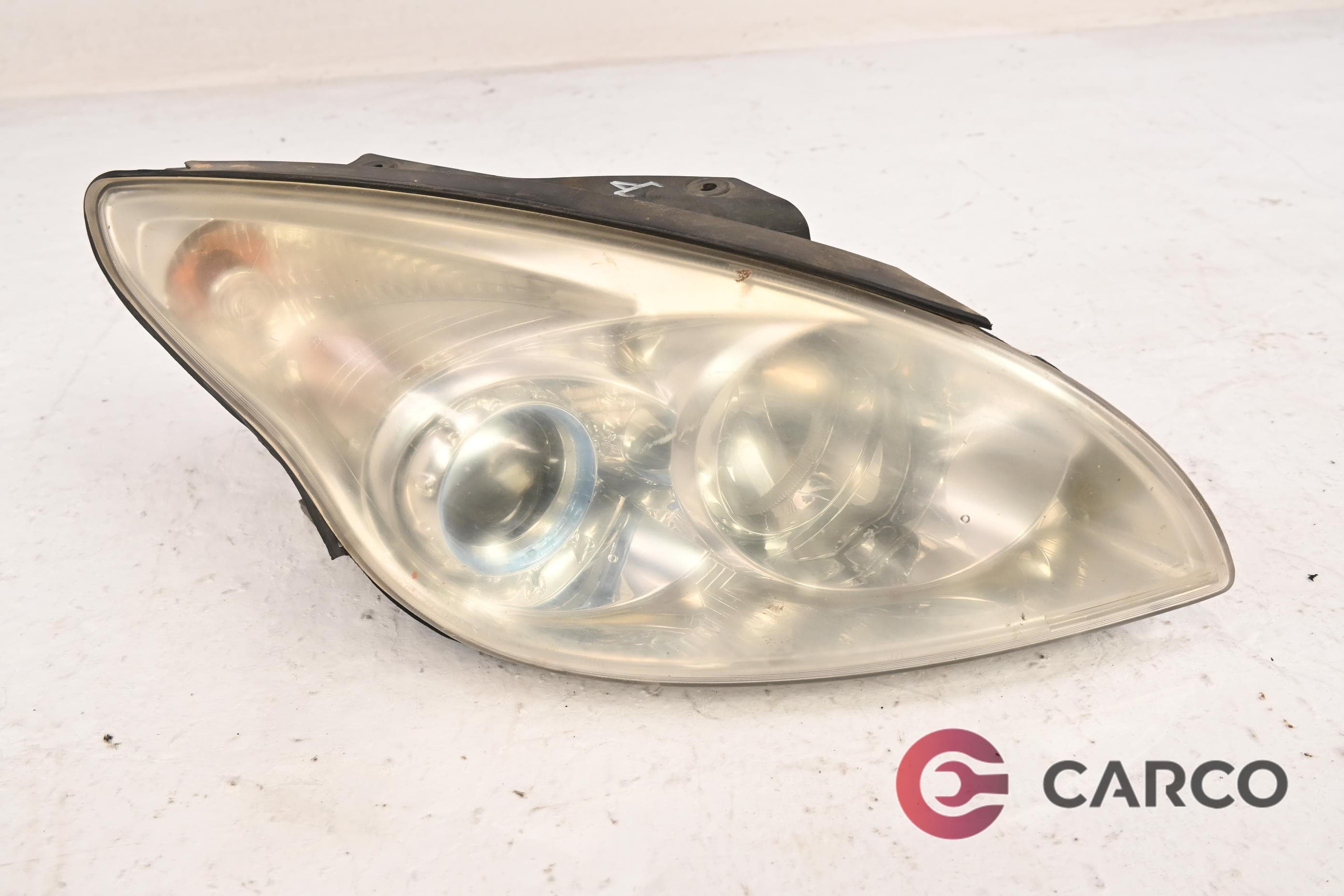 Фар десен за HYUNDAI i30 CW (FD) 1.6 CRDi (2007 - 2012)