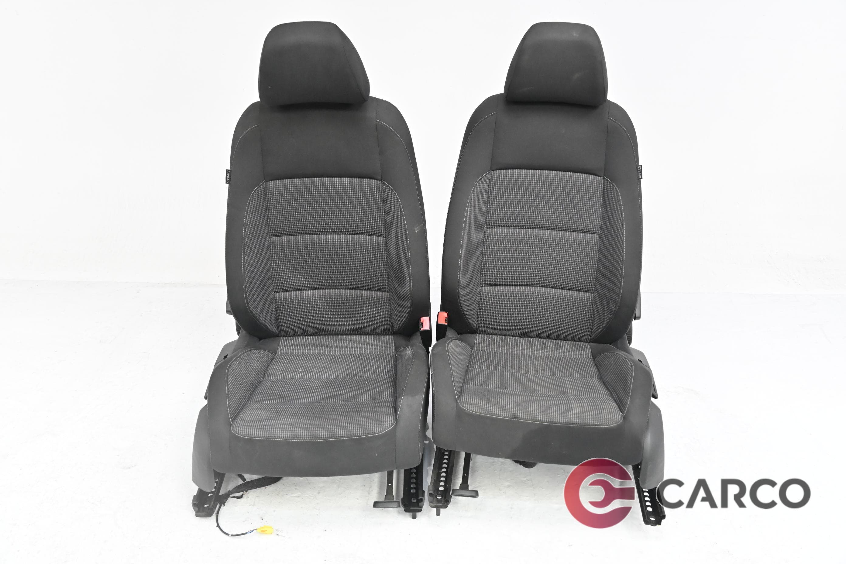 Седалки предни за VW GOLF VI (5K1) 1.4 TSI (2008 - 2013)
