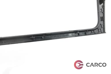 Лайсна около радио 5K0858063B за VW GOLF VI (5K1) 1.4 TSI (2008 - 2013)