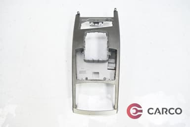 Конзола около скоростен лост за AUDI A6 седан (4F2, C6) 2.0 TDI (2004 - 2011)