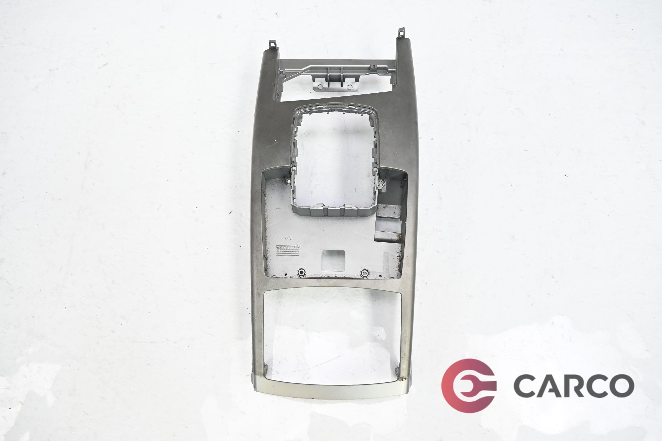 Конзола около скоростен лост за AUDI A6 седан (4F2, C6) 2.0 TDI (2004 - 2011)