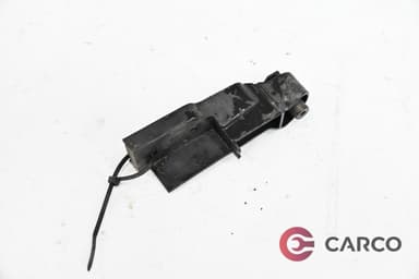 Държач предна броня десен 4F0807772 за AUDI A6 седан (4F2, C6) 2.0 TDI (2004 - 2011)