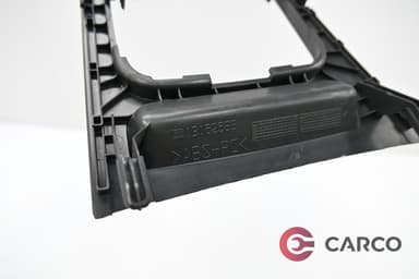 Лайсна около скоростен лост 13162583 за OPEL ZAFIRA B (A05) 1.9 CDTI (2005)