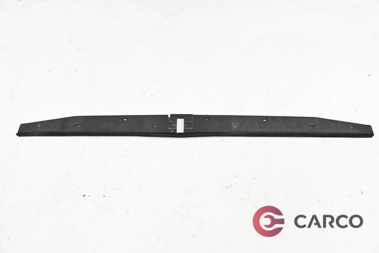 Лайсна около заключалка заден капак 1247470635 за MERCEDES-BENZ седан (W124) 250 D (124.125) (1984 - 1993)