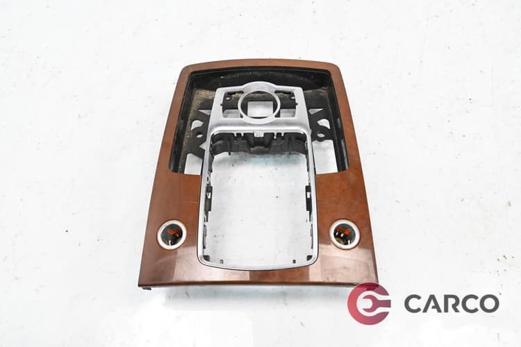 Лайсна около скоростен лост 4L0864261E за AUDI Q7 (4L) 3.0 TDI (2006 - 2015)