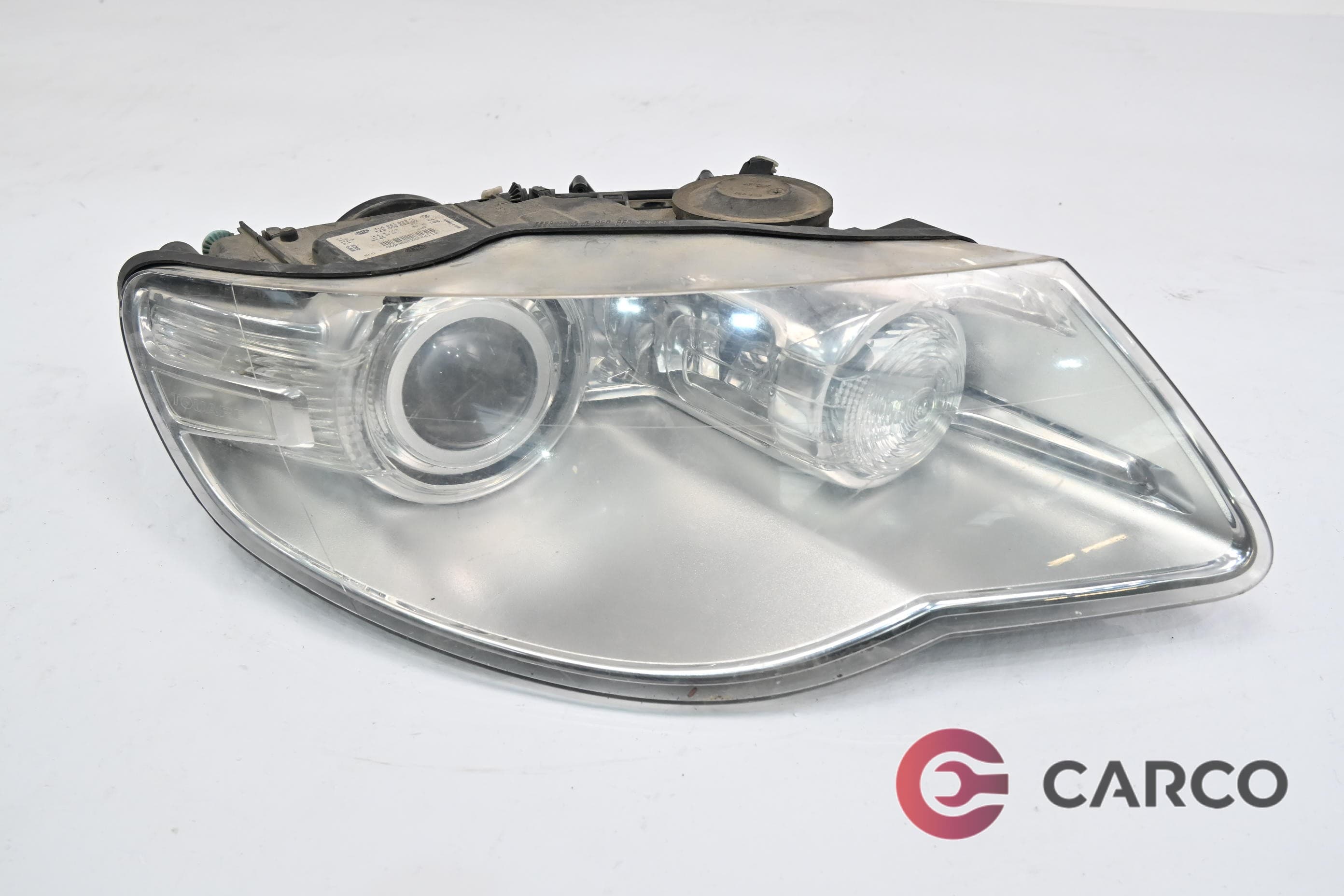 Фар десен 7L6941032C за VW TOUAREG (7LA, 7L6, 7L7) 5.0 V10 TDI (2002 - 2010)