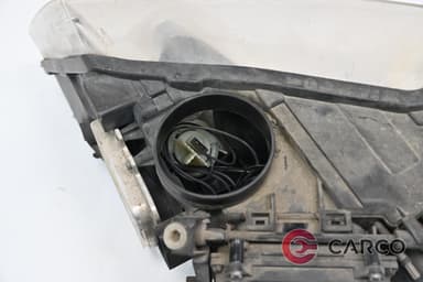 Фар десен 7L6941032C за VW TOUAREG (7LA, 7L6, 7L7) 5.0 V10 TDI (2002 - 2010)