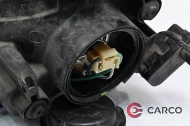 Фар десен за HYUNDAI TUCSON (JM) 2.0 (2004 - 2010)