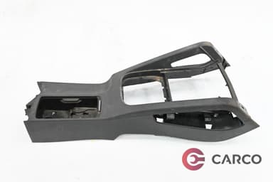 Конзола около скоростен лост 1K0862531A за VW GOLF V (1K1) 1.9 TDI (2003 - 2009)