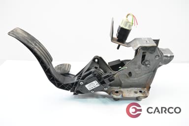Педал газ и спирачка 180029347R за RENAULT CLIO Grandtour IV 1.5 dCi 90 (2013)