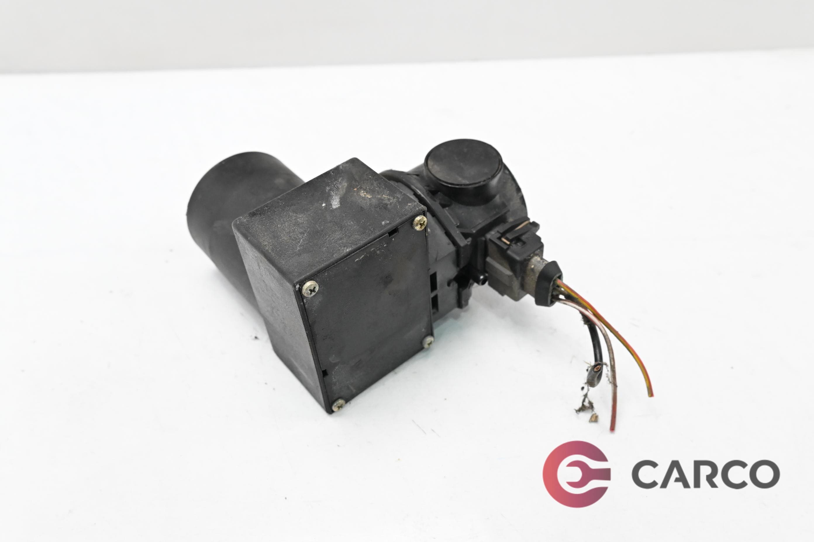 Вакуум помпа централно заключване 443862257A за VW JETTA II седан (19E, 1G2, 165) 1.6 (1983 - 1992)