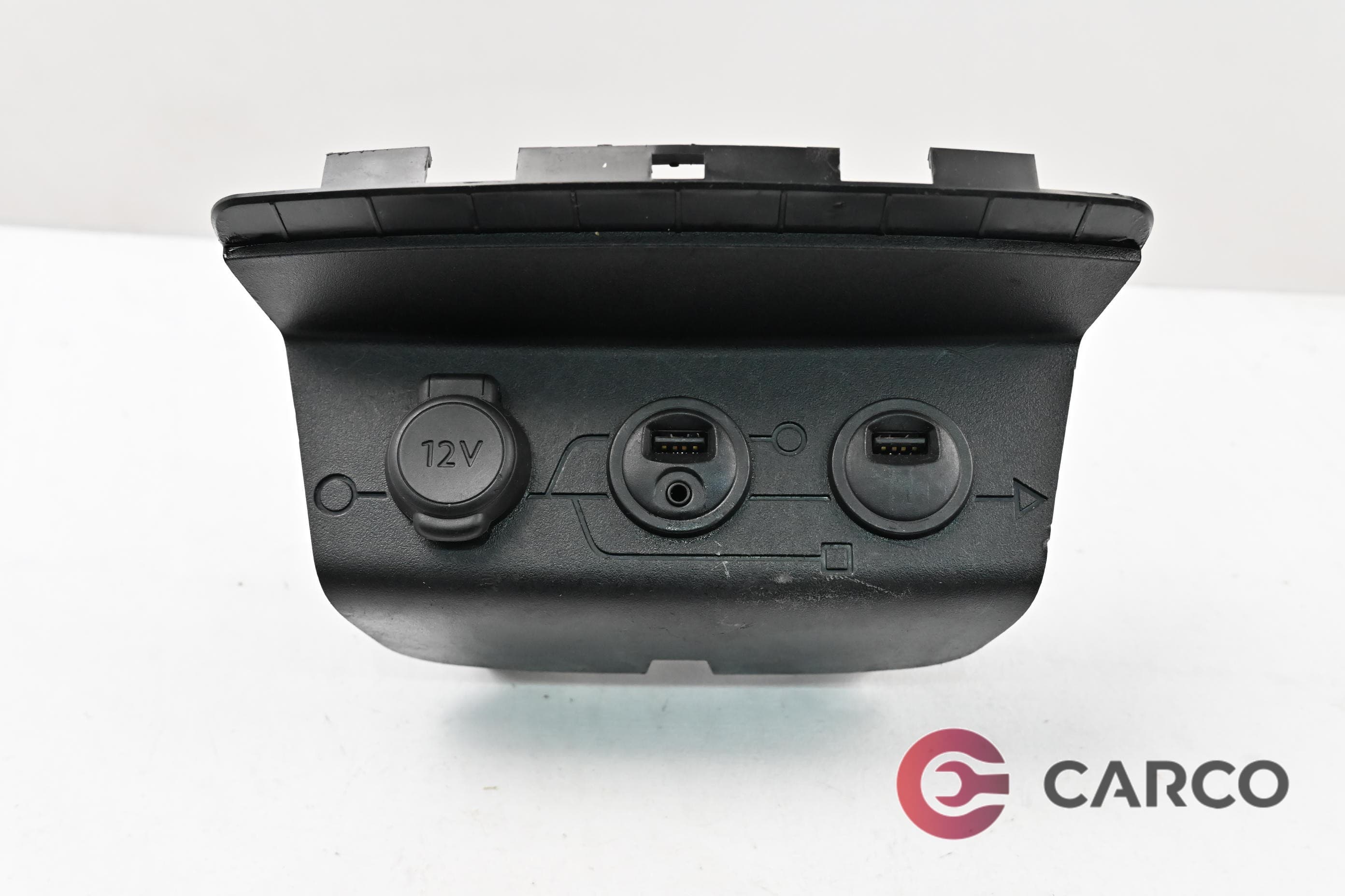 Панел 12V зареждачка и USB портове 9674655377 за PEUGEOT 208 1.2 (2012)