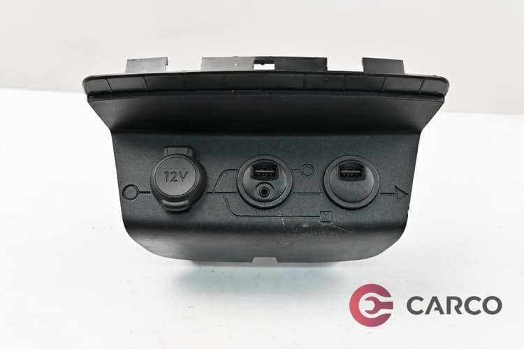 Панел 12V зареждачка и USB портове 9674655377 за PEUGEOT 208 1.2 (2012)