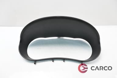 Конзола около километраж 8200407749 за RENAULT EURO CLIO III Facelift (BR0/1, CR0/1) 1.2 Ethanol (2005)